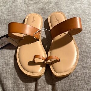 Universal Thread Tan Leather Sandals